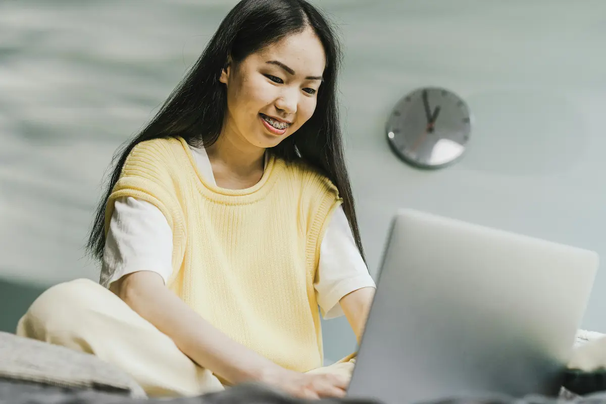 Japanese student learning online